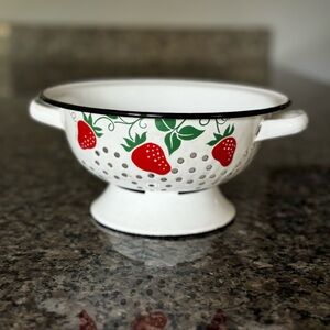 Vintage 1983 Teleflora Metal Colander